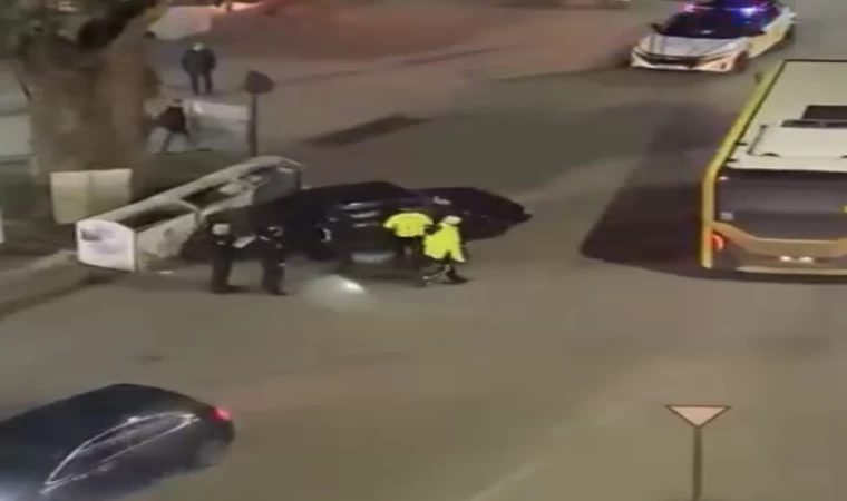 Kaza yapan alkollü sürücü kendini araca kilitledi