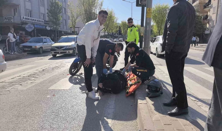 Kazaya yapan motosikletteki 2 kişi yaralandı