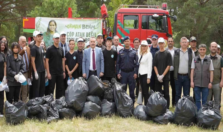 Kazdağları’nda yarım saatte yarım ton atık ve çöp topladılar
