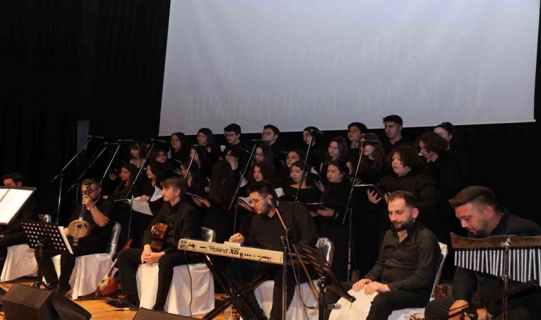 KEAL Türk Halk Müziği Korosu konseri büyük beğeni topladı
