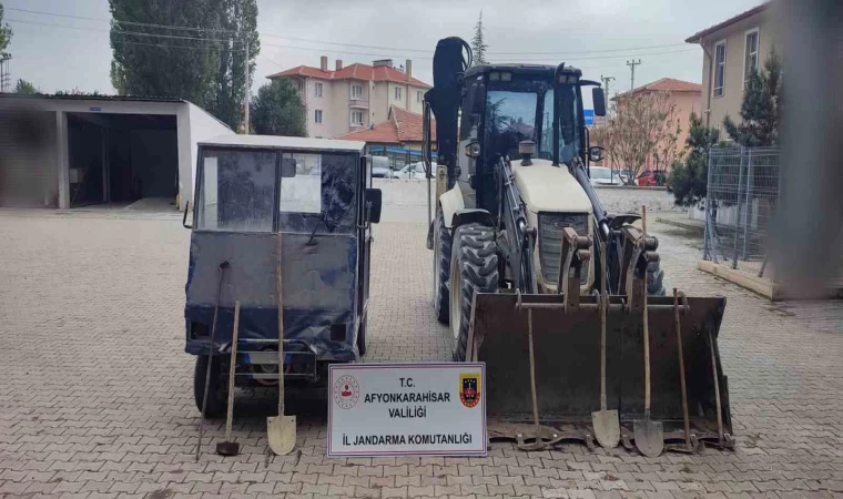 Kepçe ile define arayan şahısları jandarma suçüstü yaptı