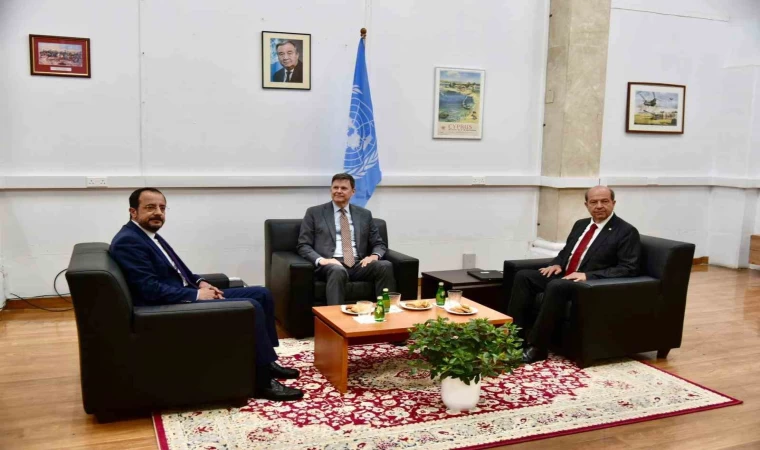 KKTC ve Rum Yönetimi liderleri Lefkoşa’daki ara bölgede görüştü