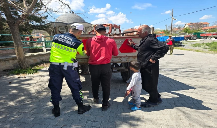 Kulu’da çiftçilere reflektör dağıtıldı