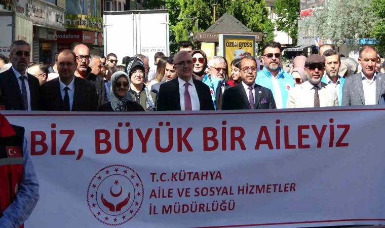 Kütahya’da ”Büyük Aile Yürüyüşü” düzenlendi
