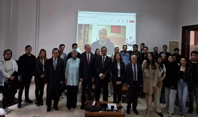 Kütahya’da ”Türkiye’nin Siyasi Hayatında Beyaz Devrim” konulu panel