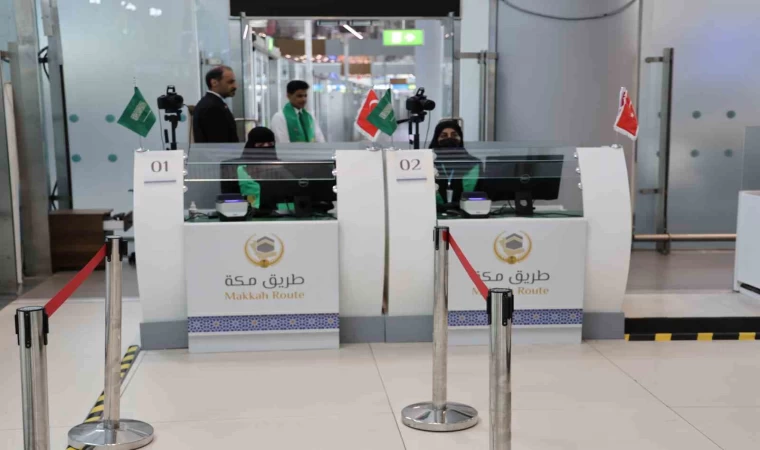 ”Mekke Yolu” projesi ile hacı adayları İstanbul Havalimanı’ndan sorunsuz şekilde kutsal topraklara uğurlanıyor