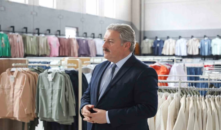 Melikgazi Kıyafet Evi yüzleri güldürüyor