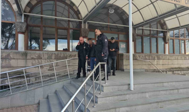 Minareden intihar girişimini polis engelledi