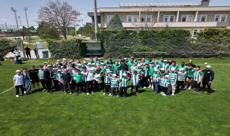 Minik sporseverin talebi yerine getirildi: Konyaspor’la buluştu