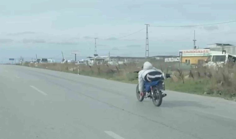 Motosiklet sürücüsü trafik kurallarına meydan okudu