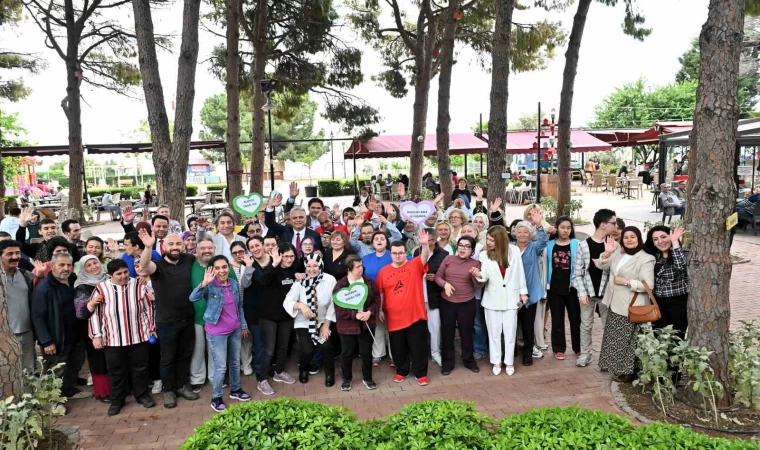 Muratpaşa’da Engelsiz Kafe 10’uncu yılını kutladı