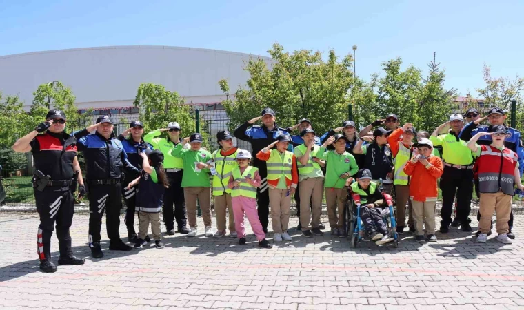 Özel çocukların ”Polis” olma hayali gerçek oldu