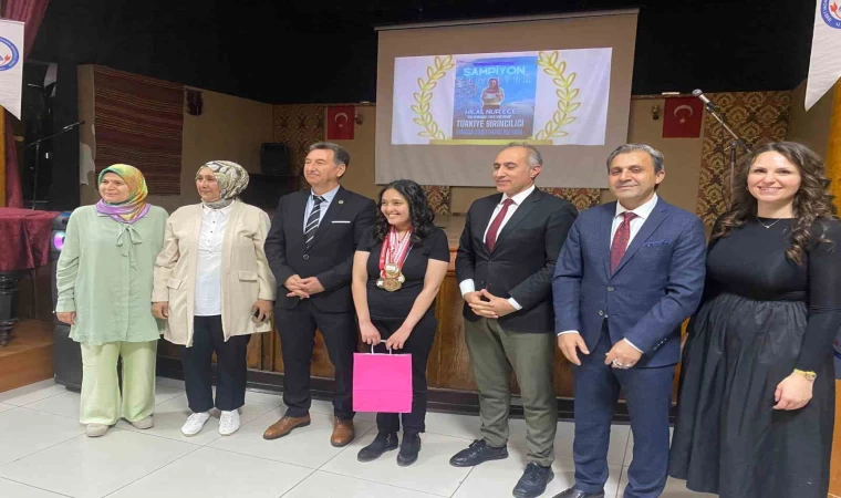 Özel öğrencilerden duygu dolu program