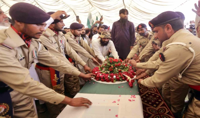 Pakistan Ulusal Güvenlik Konseyi toplandı: ”Hindistan’ın saldırısı açıkça savaş eylemi”