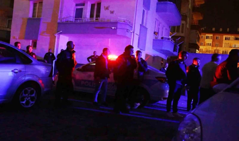 Polisi arayıp, ”Bizi dövüyorlar” diye polisleri şikayet etti
