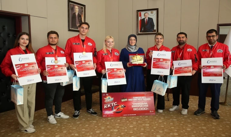 Rektör Kibar TEKNOFEST Kıbrıs’ta birincilik kazanan öğrencileri ağırladı