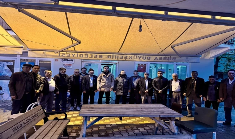 Sabah namazında köylülerle bir araya geldi