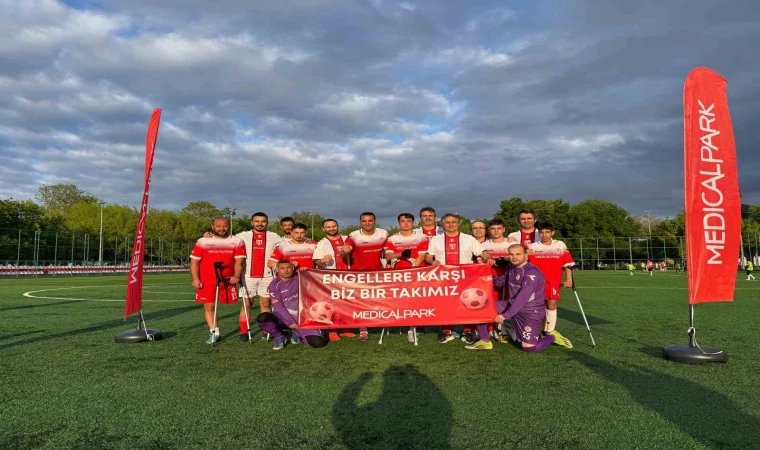 Samsun’da doktorlar ile engelliler empati maçı yaptı