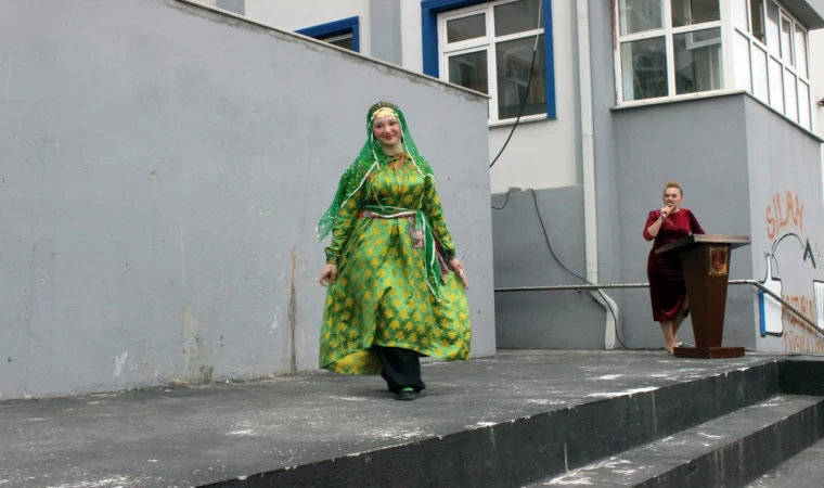 Sandıktan podyuma: 80 yıllık giysiler yeniden hayat buldu