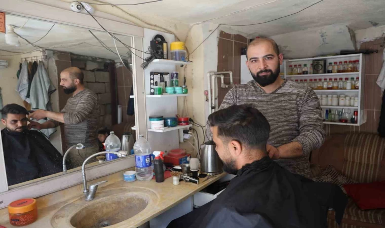 Savaştan kaçarak sığındığı Türkiye’den ülkesine dönmeyi planlayan Suriyeli berber: ”Türk milletiyle kardeşiz, Suriye’ye gelirseniz başımızın üstünde yeriniz var”