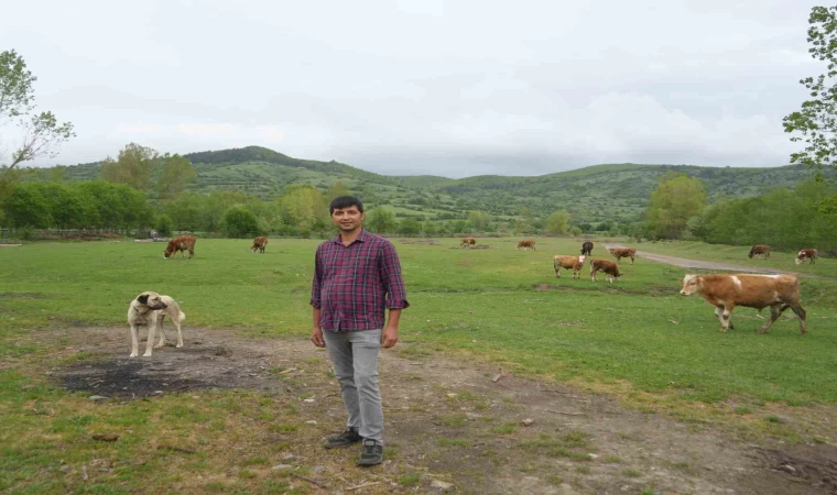 Şehir hayatından bıktı, döndüğü köyünde hayvancılığa başladı