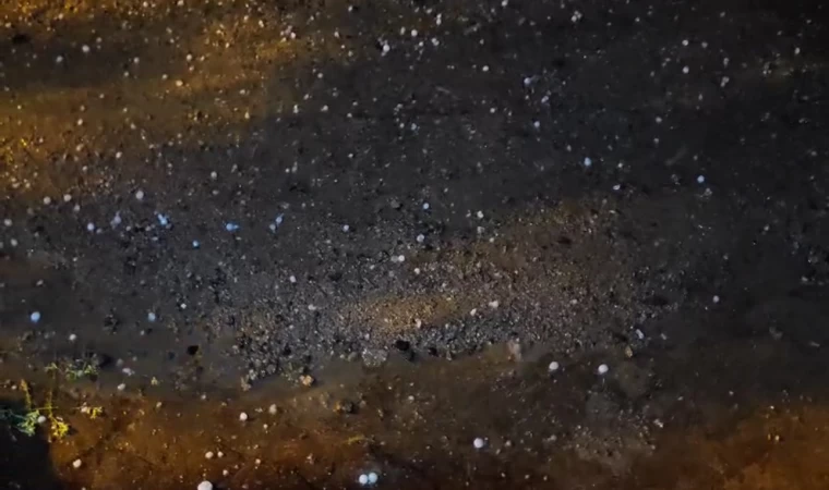 Şemdinli’de misket büyüklüğünden dolu yağdı