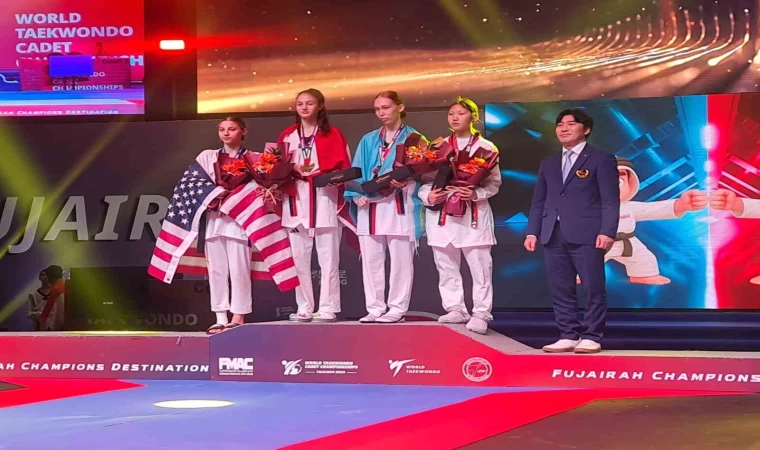 Sena Yılmaz, taekwondoda dünya şampiyonu