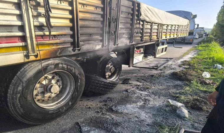 Seyir halindeki tırın dorsesi alev aldı: 1 yaralı