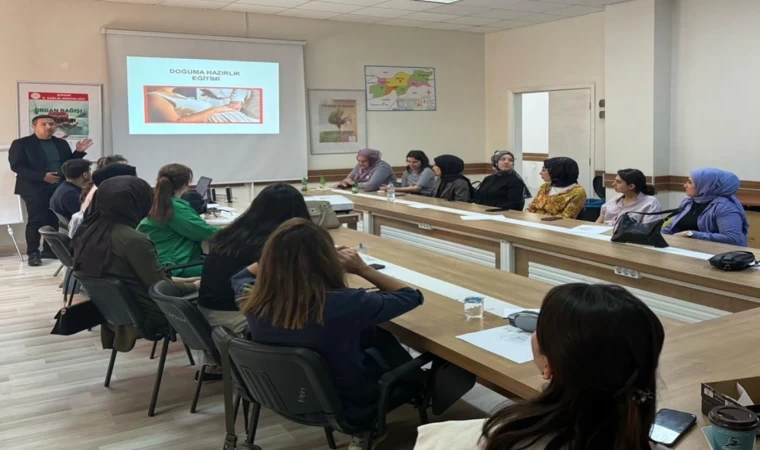 Şırnak’ta ebelere yönelik ”Doğuma Hazırlık Eğitimi” düzenlendi