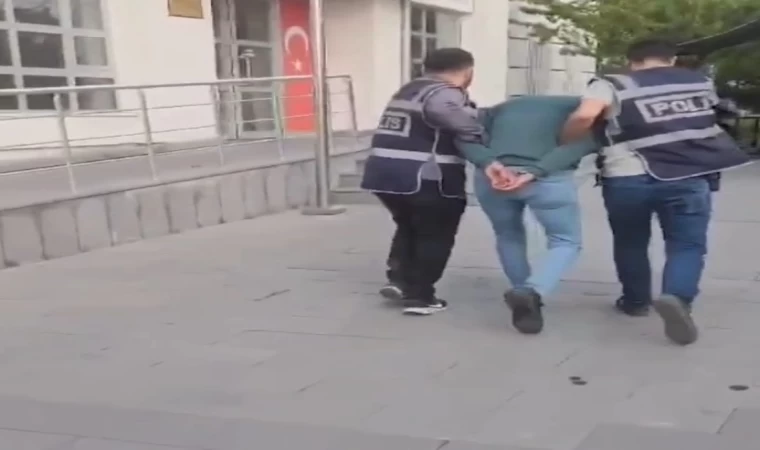 Sosyal medyada silahlı fotoğrafını paylaşan şahıs yakalandı