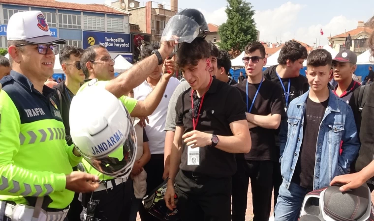 Tavşanlı’da Trafik Haftası renkli etkinliklerle kutlandı