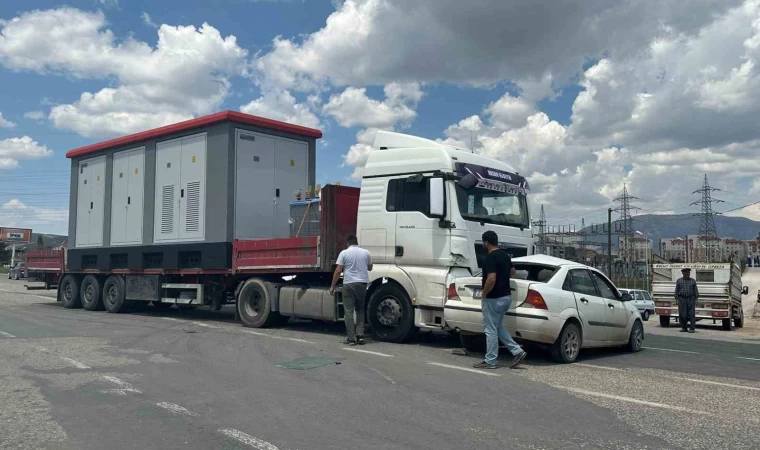 Tır ile otomobil çarpıştı: 1 yaralı