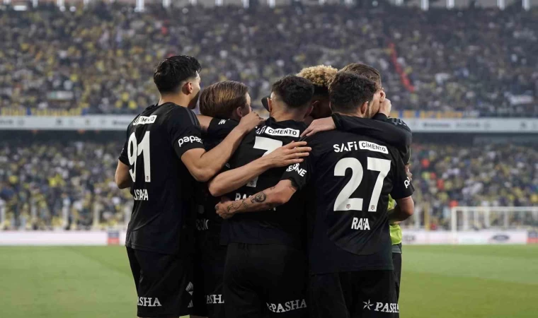 Trendyol Süper Lig: Fenerbahçe: 0 - Beşiktaş: 1 (İlk yarı)