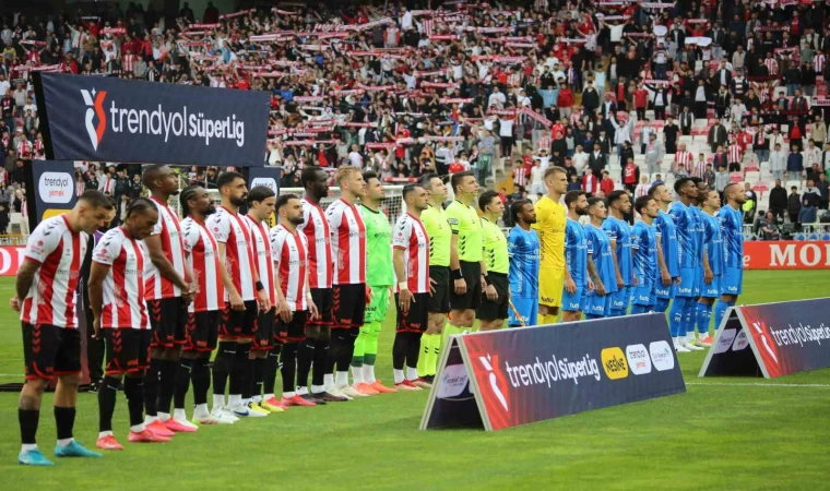 Trendyol Süper Lig: Sivasspor: 0 - Bodrum FK: 0 (İlk yarı)