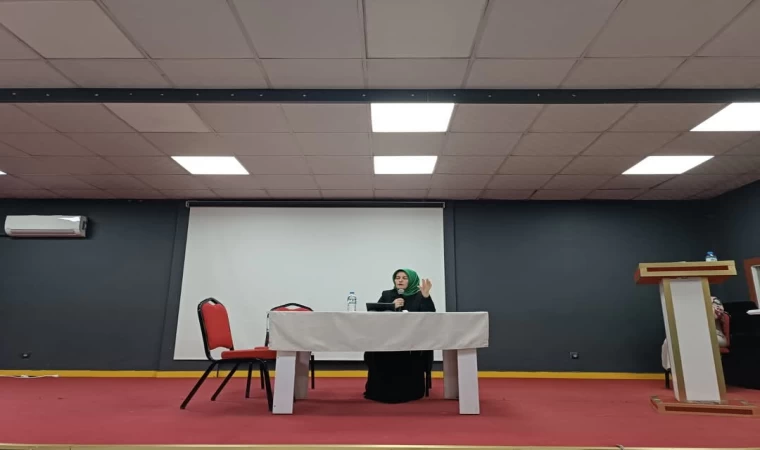 Tutak’ta ”Aileyi Ayakta Tutan Değerler” konulu konferans düzenledi.