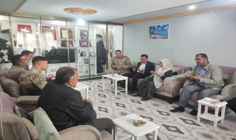 Tutak’ta Anneler gününde anlamlı ziyaret