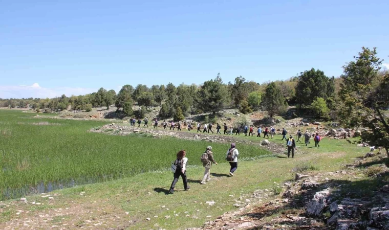 Üniversite öğrencileri, Beyşehir’in botanik hazinelerini keşfetti