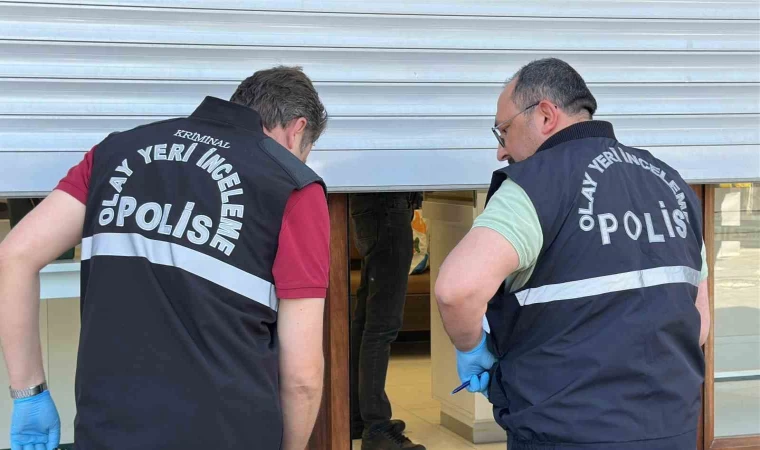 Uşak’ta kuyumcuya silahlı saldırı düzenleyen 19 yaşındaki genç 2 kişiyi yaraladı