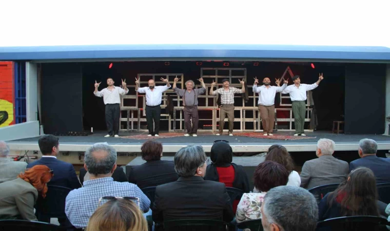 Vagon Sahne Uşak Tren Garı’nda perdelerini açtı