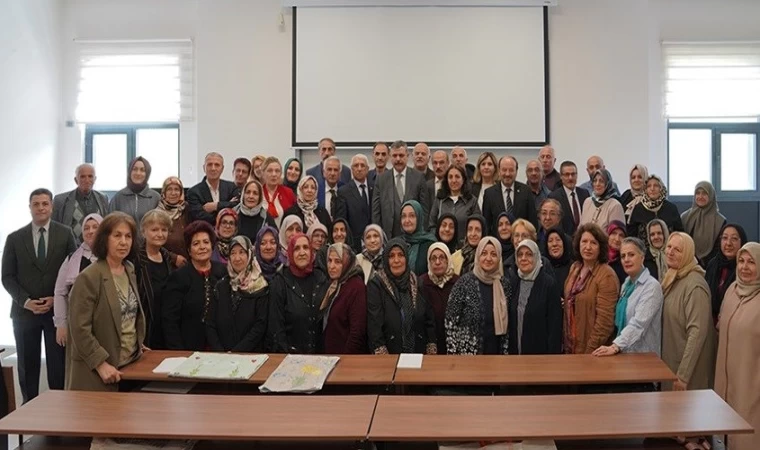 Vali Çiftçi, Tazelenme üniversitesinde öğrencilerle buluştu