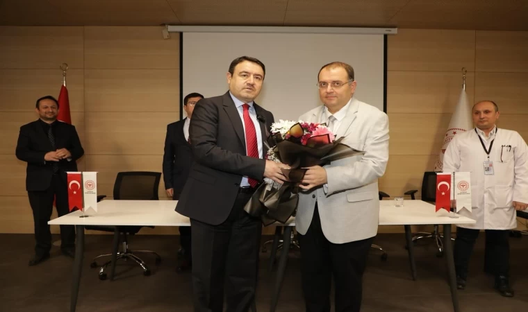 Vali Musa Işın’dan tıp literatürüne giren başarıya tebrik ziyareti