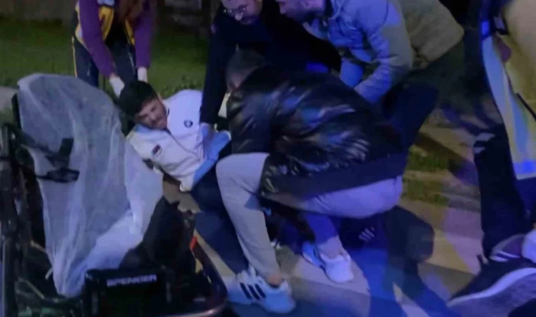 Virajı alamayan motosiklet kaldırıma çarptı: 2 yaralı