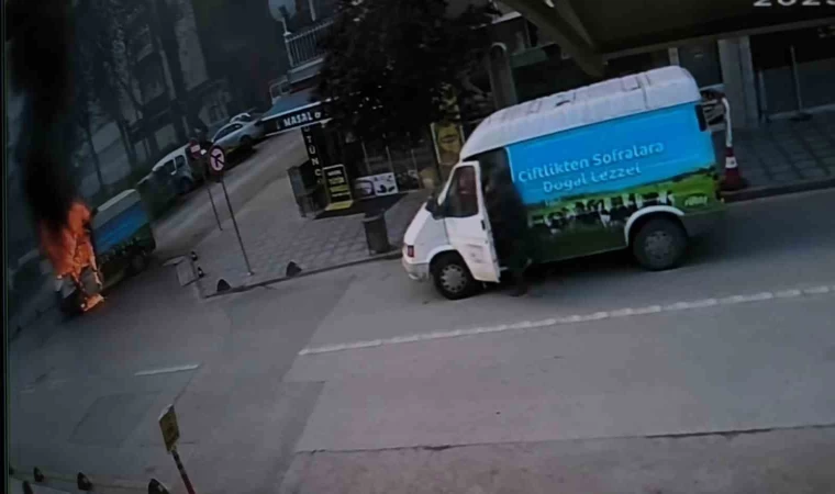 Vites kutusu arızalanan kamyonet alev alev yandı