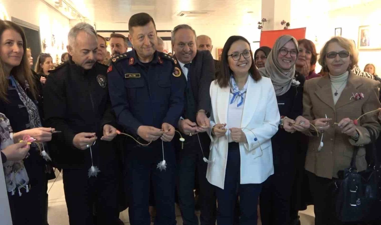 Yalova’da ”İpek Koza Sergisi” açıldı