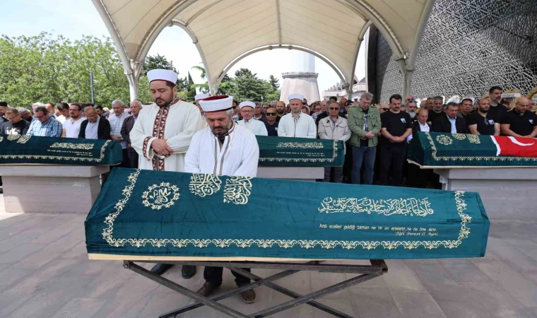 Yangında hayatını kaybeden Yazar Süha Oğuzertem son yolculuğuna uğurlandı