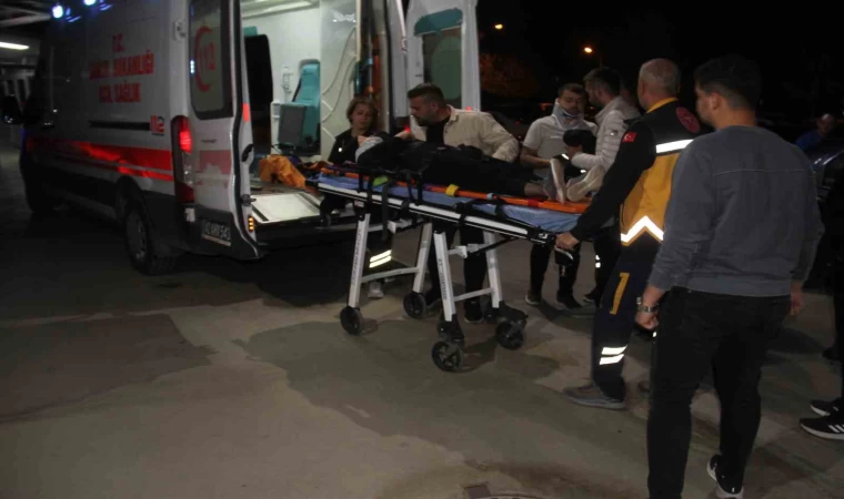 Yayalara çarpan motosikletli kaçtı: 3 yaralı