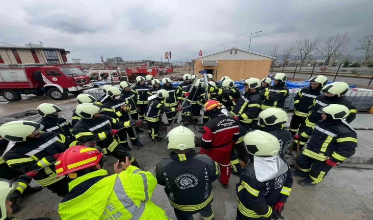Yeni itfaiyeciler göreve hazır