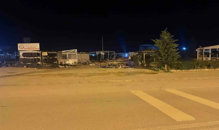 Yıkım yapılacak iş yerinde zabıta ekipleriyle çalışanlar arasında kavga: 5 yaralı