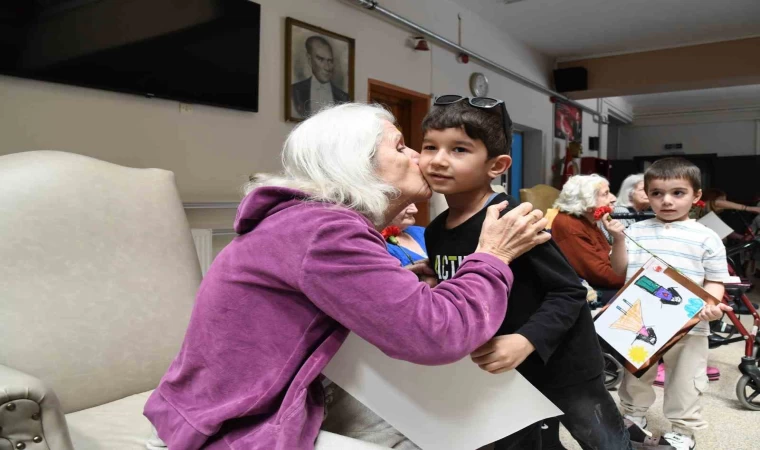 Yunusemreli minikler Anneler Günü’nü kutladı