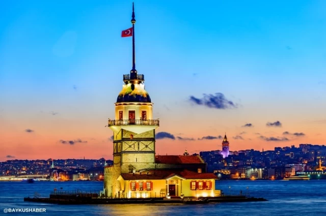İstanbul'un Biriciği Kız Kulesi Hikayesi Nedir? İşte Kız Kulesi Efsanesi...